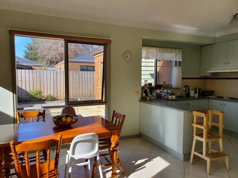 4A Burke St, Woodend VIC 3442