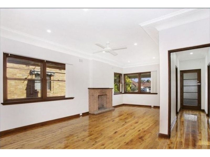 31 Tallawalla St, Beverly Hills NSW 2209