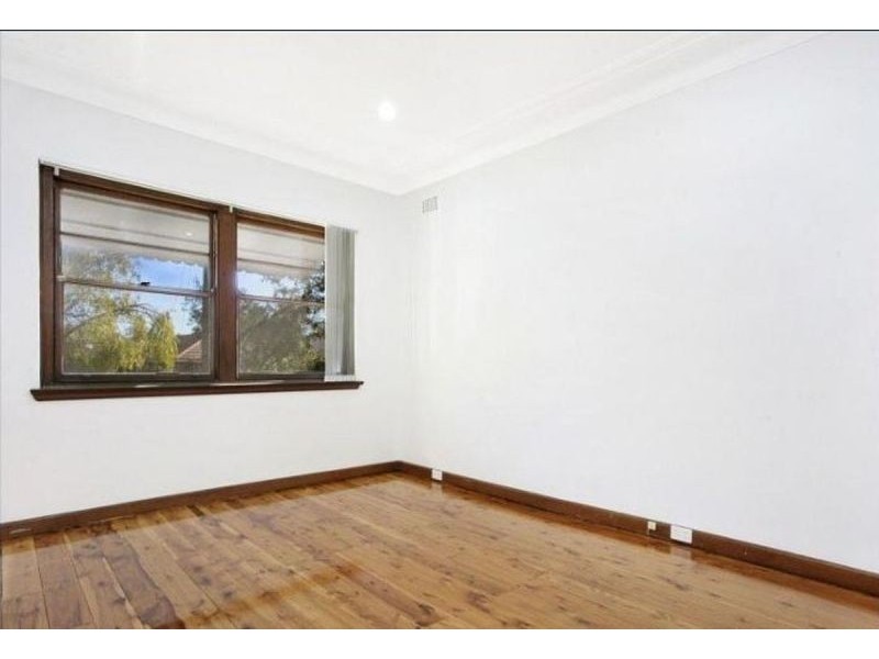 31 Tallawalla St, Beverly Hills NSW 2209