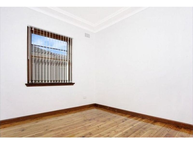 31 Tallawalla St, Beverly Hills NSW 2209