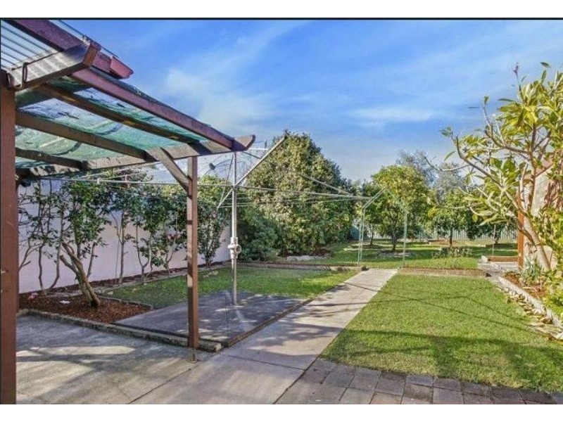 31 Tallawalla St, Beverly Hills NSW 2209