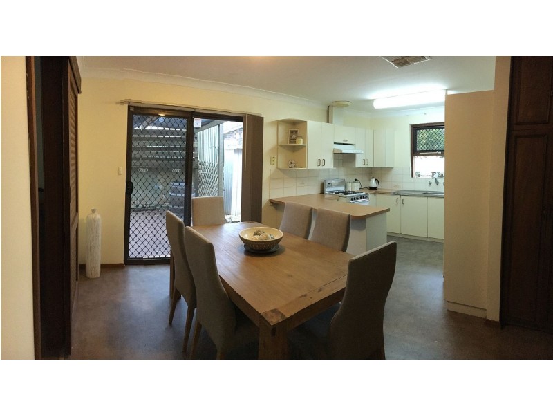 4 Roberts Cres, Hope Valley SA 5090