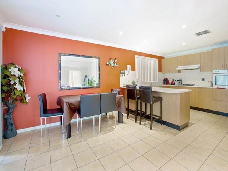 31 Scottsdale Cct, West Hoxton NSW 2171