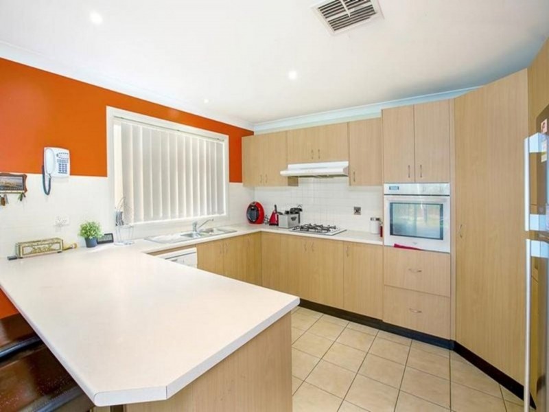 31 Scottsdale Cct, West Hoxton NSW 2171