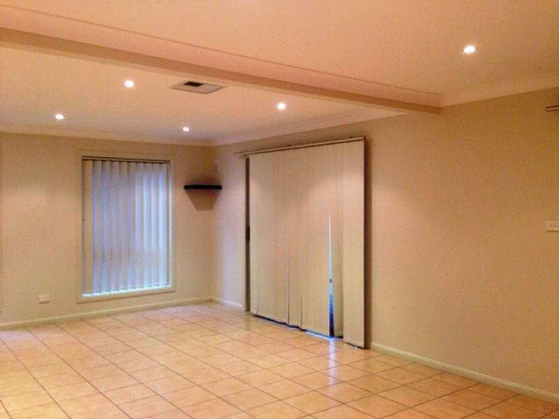 31 Scottsdale Cct, West Hoxton NSW 2171