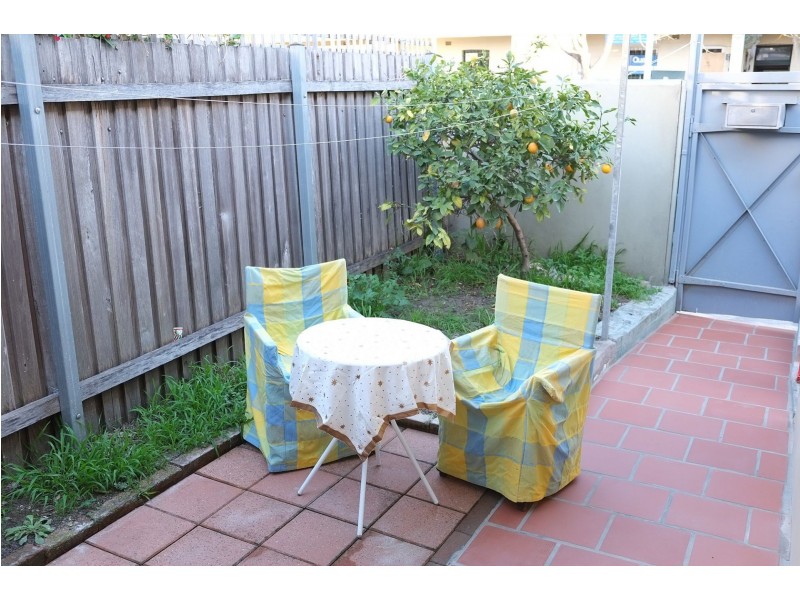 2/2 Pleasant Ave, Erskineville NSW 2043