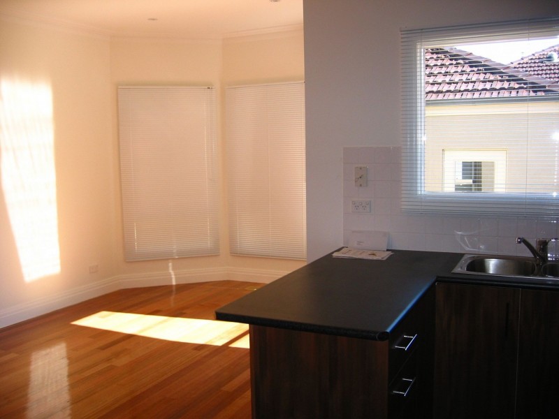 38 Walnut St, Ormond VIC 3204
