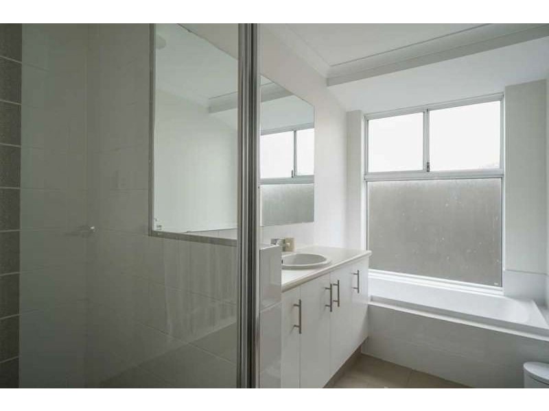 8 Vidalia Dr, Aveley WA 6069