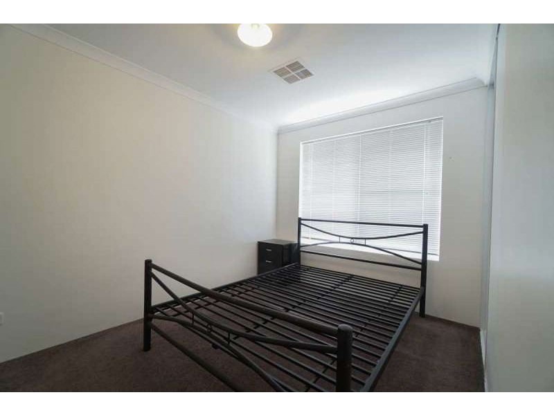 8 Vidalia Dr, Aveley WA 6069