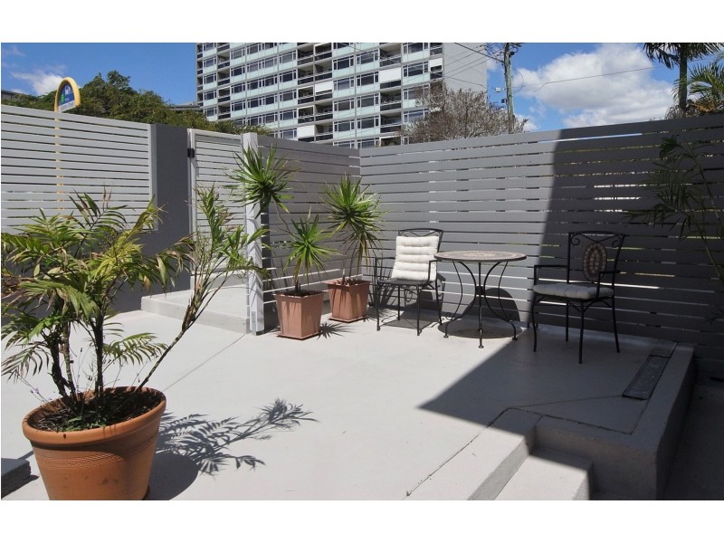 2 Sydney St, New Farm QLD 4005