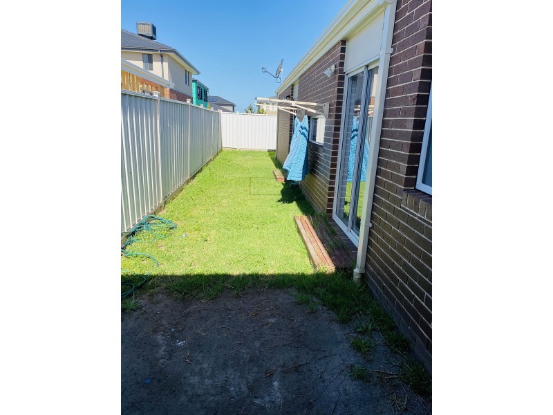 24 Gossamer Way, Narre Warren South VIC 3805