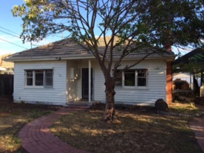 31 Emu Rd, Maidstone VIC 3012