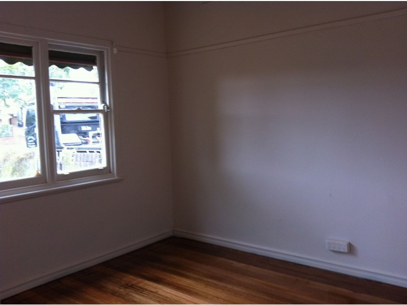 31 Emu Rd, Maidstone VIC 3012