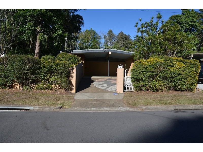 54 Moordale St, Chapel Hill QLD 4069