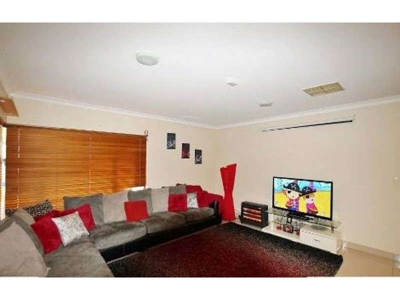 7 Illawarra Crescent, Ballajura WA 6066