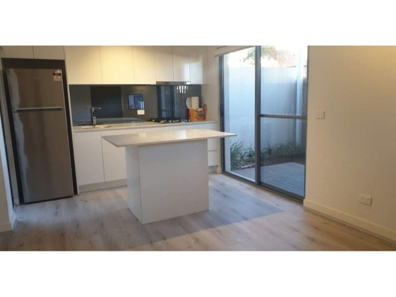 1/4 Pridham St, Kensington VIC 3031