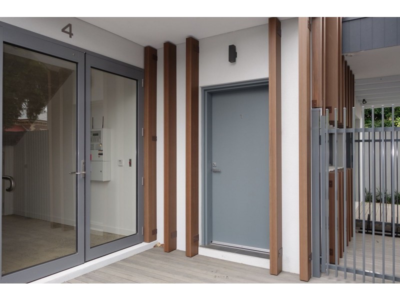 1/4 Pridham St, Kensington VIC 3031