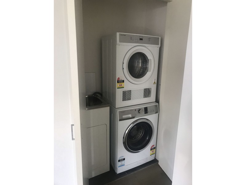 1/4 Pridham St, Kensington VIC 3031