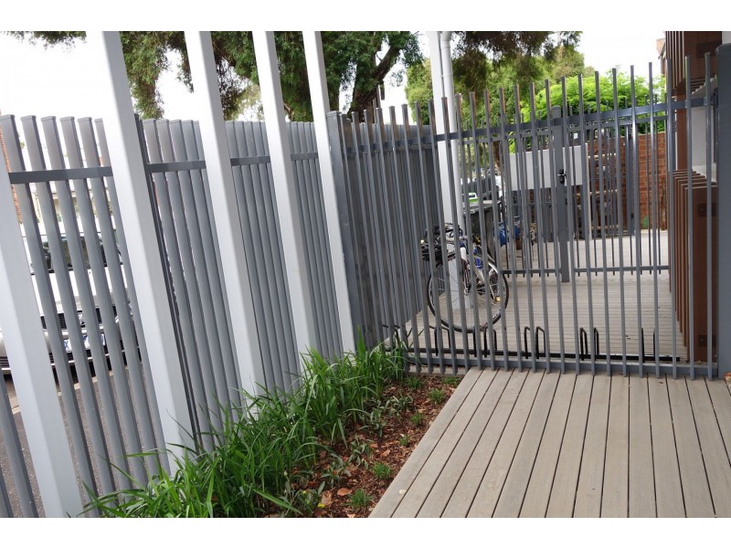 1/4 Pridham St, Kensington VIC 3031