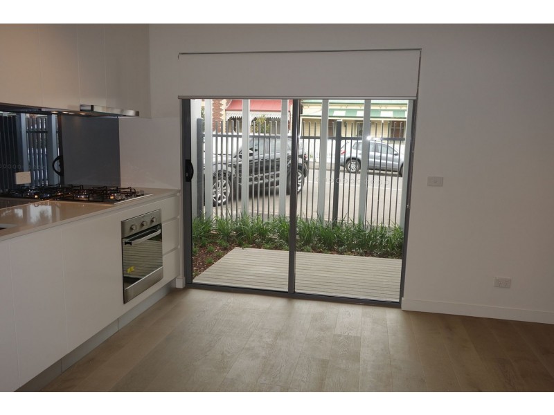 1/4 Pridham St, Kensington VIC 3031