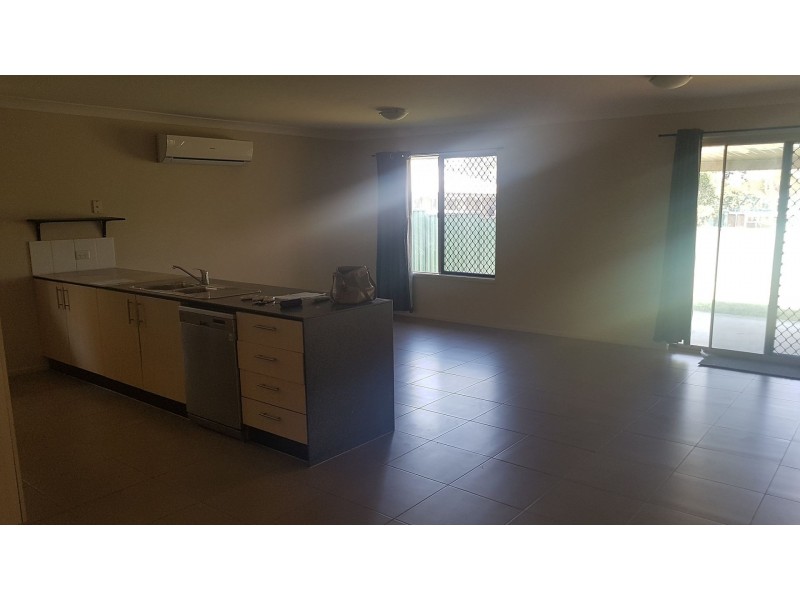 127 Haig Rd, Loganlea QLD 4131