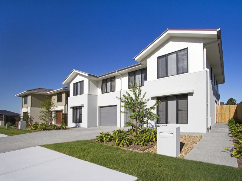 2/4 Angela Way, Pimpama QLD 4209