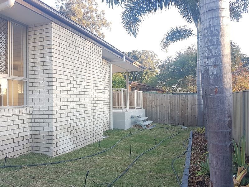 2 Oakdale St, Browns Plains QLD 4118