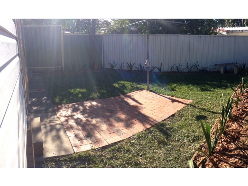 8 Colin St, Berkeley Vale NSW 2261