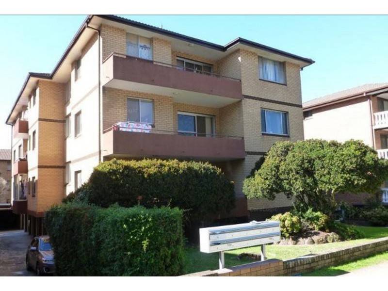 4/30 Gloucester Rd, Hurstville NSW 2220