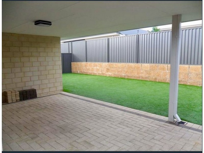 18 Casitas St, Champion Lakes WA 6111