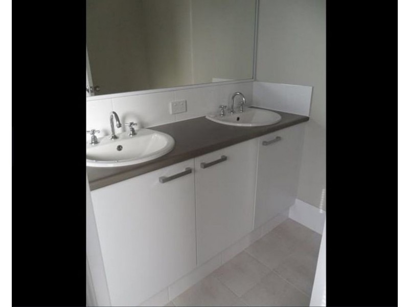 18 Casitas St, Champion Lakes WA 6111