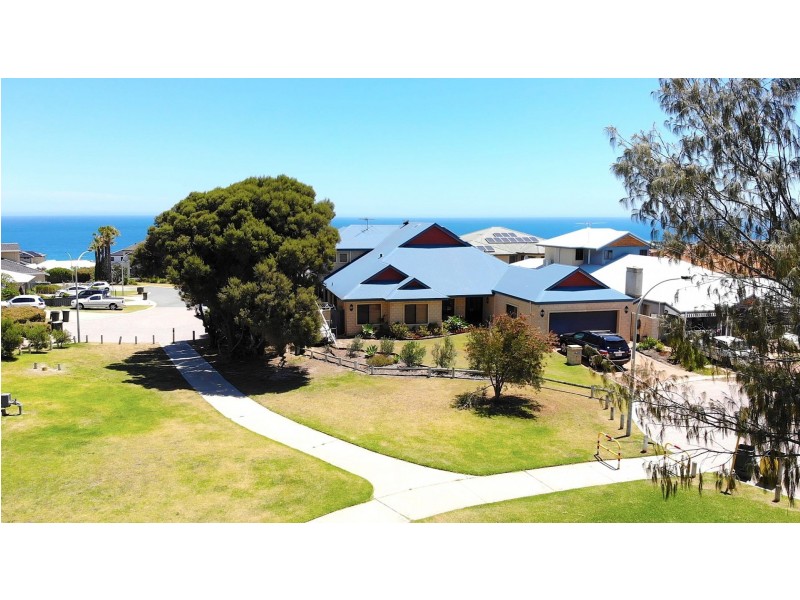 16 Velsheda Grn, Ocean Reef WA 6027