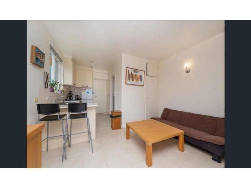 2/33 Clarke St, Elwood VIC 3184