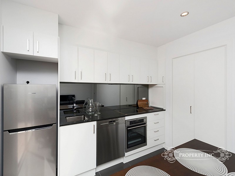 2/15 Gordon St, Milton QLD 4064