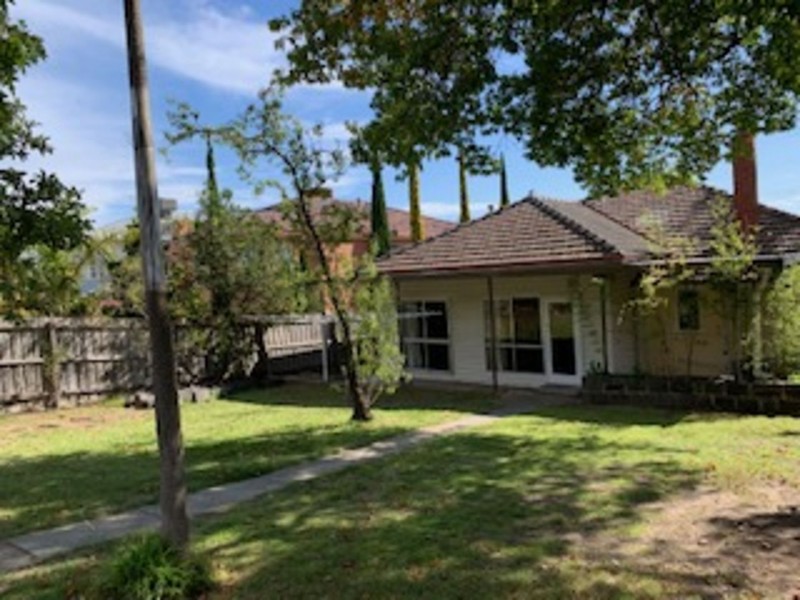 33 Martin Rd, Glen Iris VIC 3146