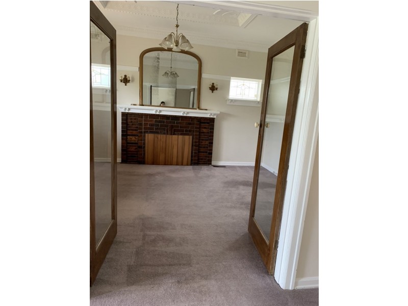 33 Martin Rd, Glen Iris VIC 3146