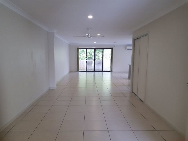 2/10 Chantrill Ave, Nerang QLD 4211