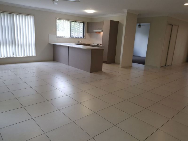 2/10 Chantrill Ave, Nerang QLD 4211