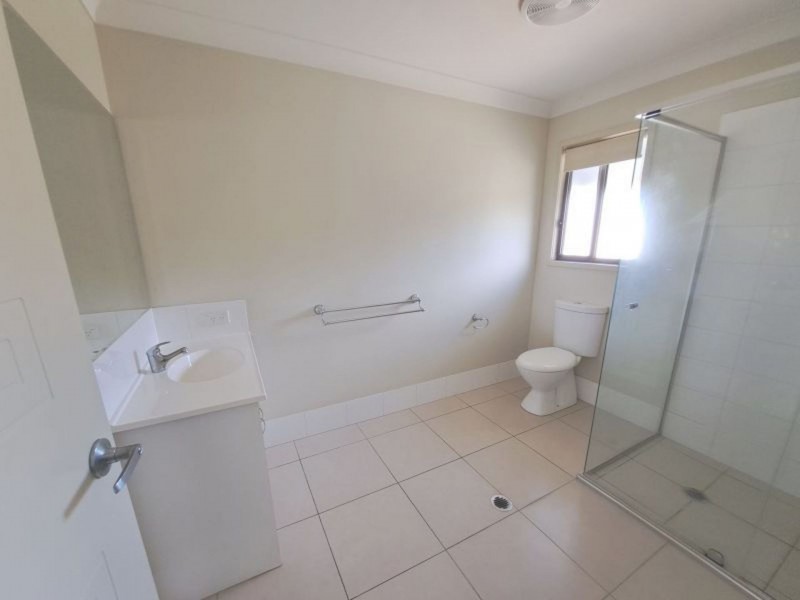 2/10 Chantrill Ave, Nerang QLD 4211