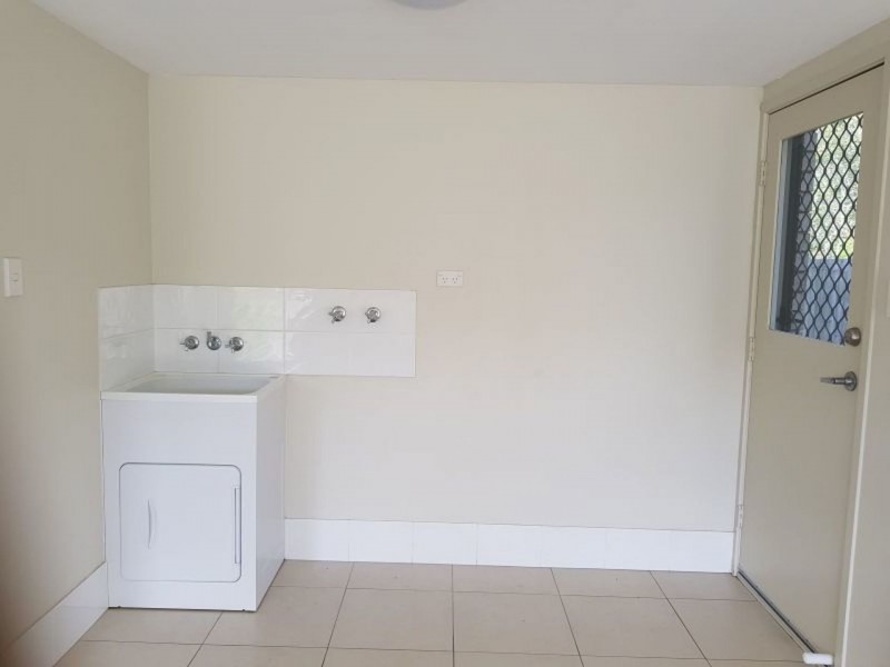 2/10 Chantrill Ave, Nerang QLD 4211