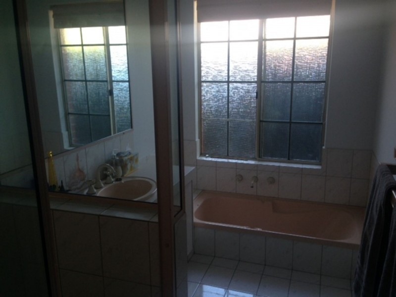 23 Nicholl St, Daglish WA 6008