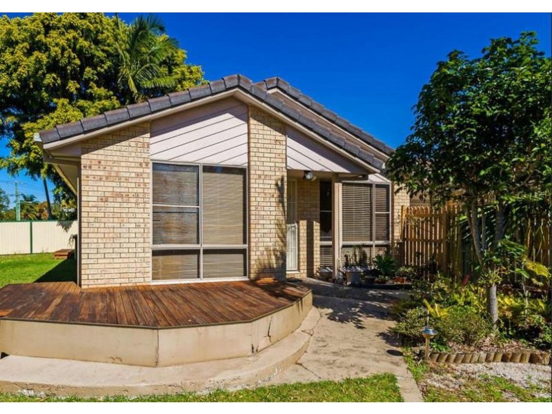 1/120 Whiting St, Labrador QLD 4215