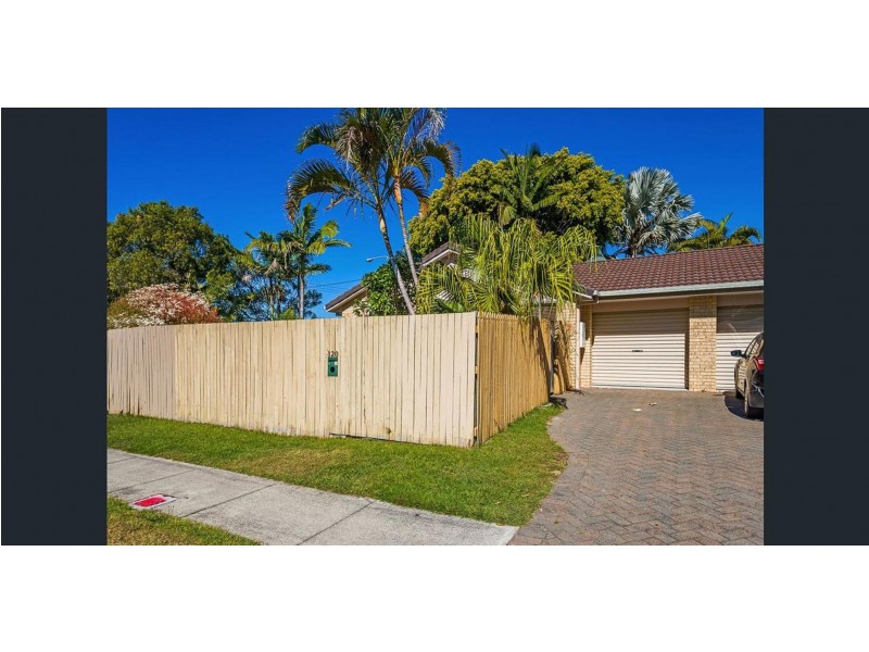 1/120 Whiting St, Labrador QLD 4215