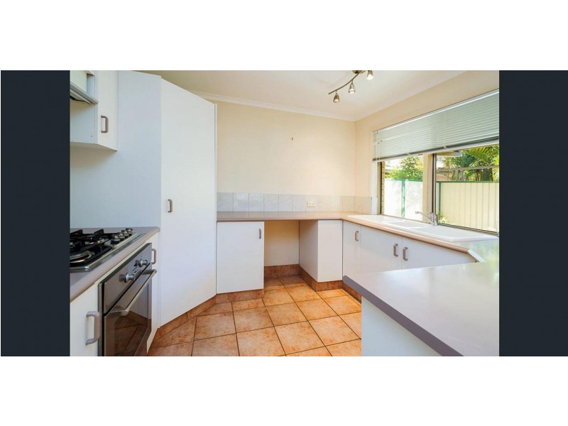 1/120 Whiting St, Labrador QLD 4215