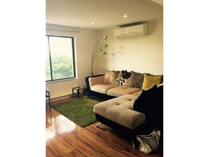 216 The Cove Rd, Hallett Cove SA 5158