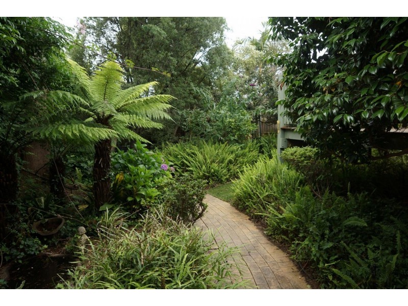 5 Amboina Ave, Mitcham VIC 3132