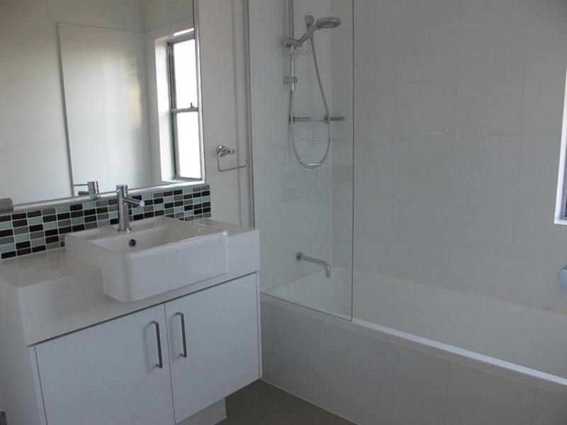 17/25-27 Passage St, Cleveland QLD 4163