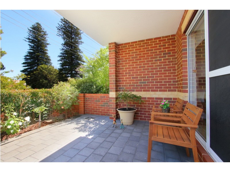 1/8-10 Salford St, Victoria Park WA 6100