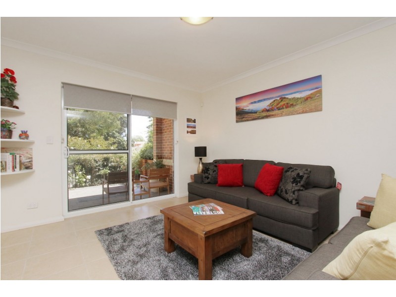 1/8-10 Salford St, Victoria Park WA 6100