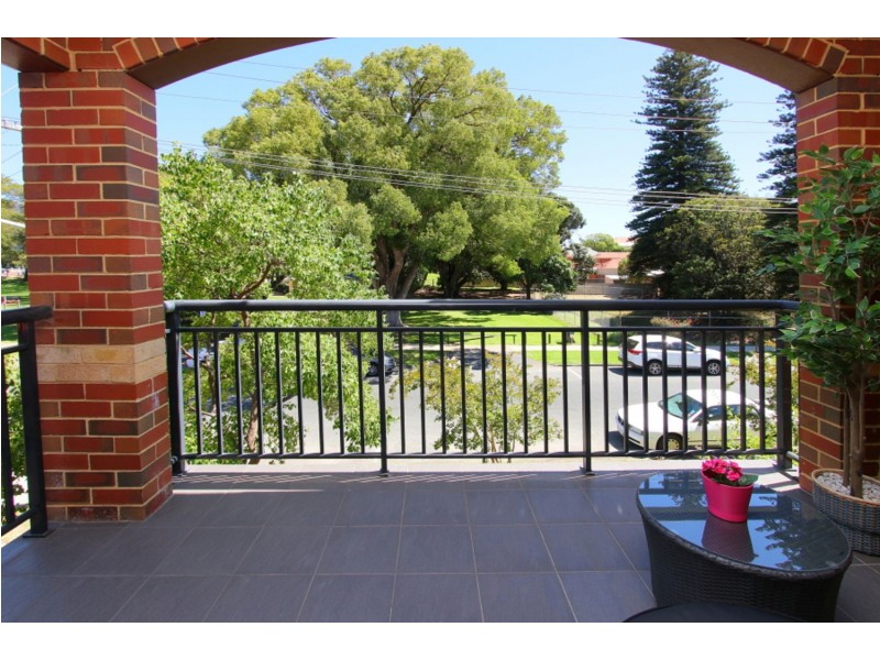 1/8-10 Salford St, Victoria Park WA 6100